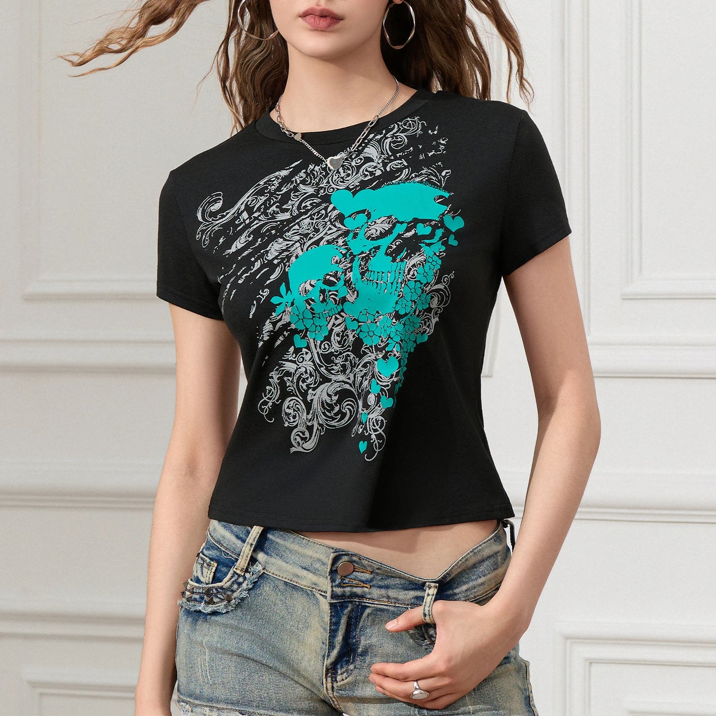 Gothic Black Short Sleeve Crop Top with Skull Print for Women - Punk Grunge Streetwear T-Shirt
