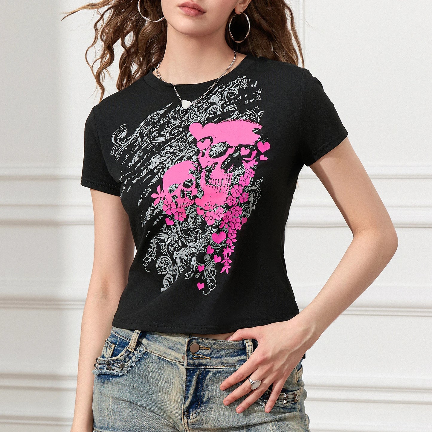 Gothic Black Short Sleeve Crop Top with Skull Print for Women - Punk Grunge Streetwear T-Shirt