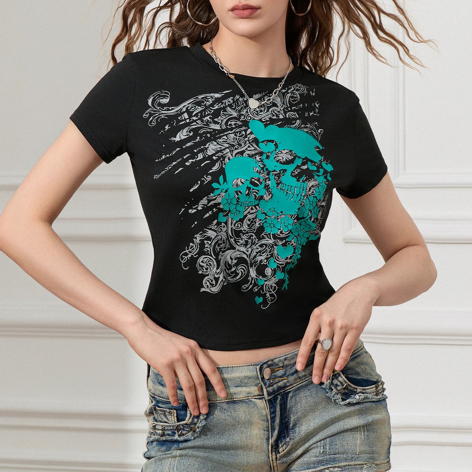 Gothic Black Short Sleeve Crop Top with Skull Print for Women - Punk Grunge Streetwear T-Shirt