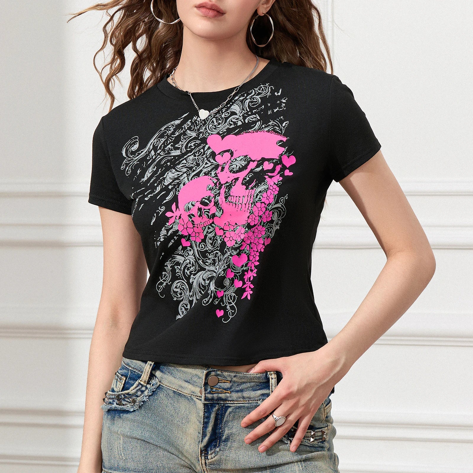 Gothic Black Short Sleeve Crop Top with Skull Print for Women - Punk Grunge Streetwear T-Shirt